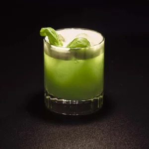 Recette gin basil smash : le cocktail basilic frais et facile